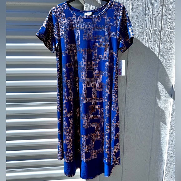 LuLaRoe Dresses & Skirts - Brand New LuLaRoe Dark Blue and Gold Geometric Pattern Carly Dress
